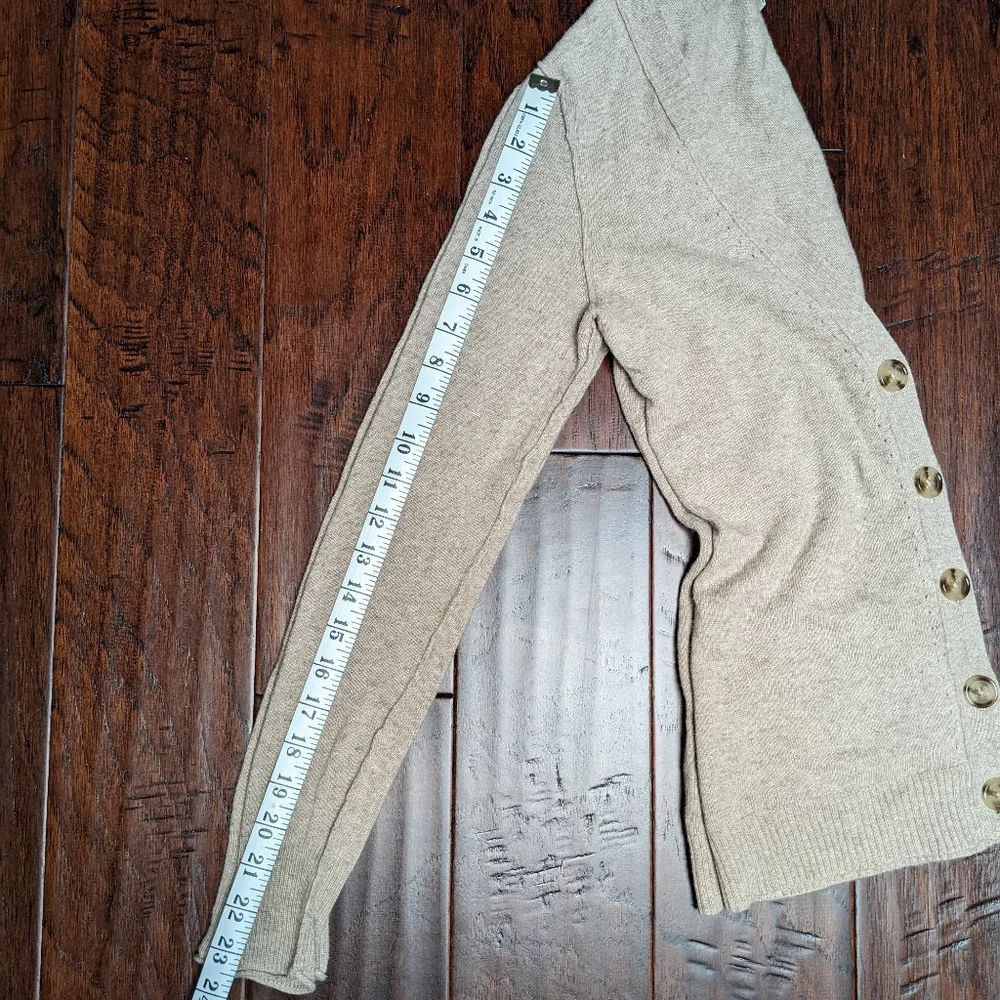 Tan Banana Republic Cardigan - Picture 2 of 15